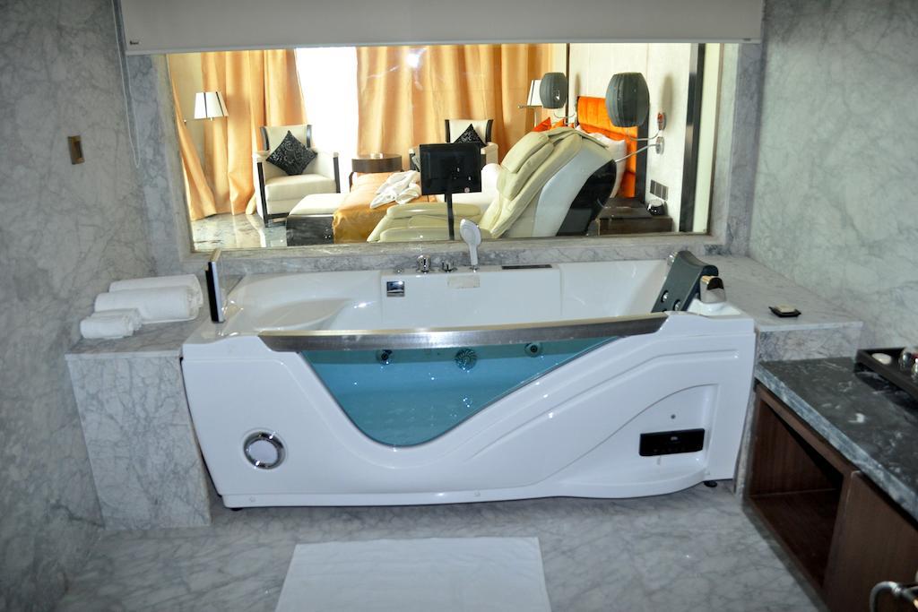 The Panache Hotell Patna  Exteriör bild